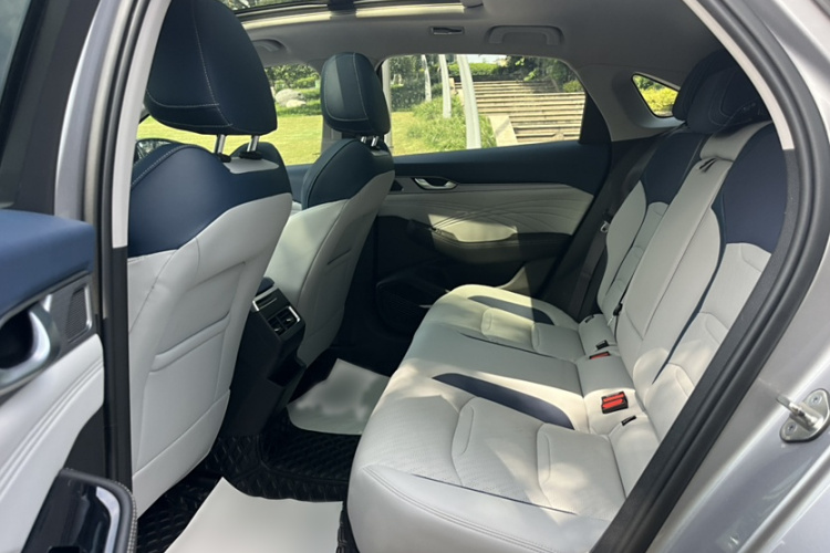 吉利汽车 星瑞 2021款 改款 2.0TD 尊贵型中控内饰7011