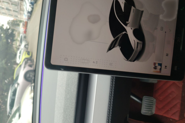 特斯拉 Model Y 2025款 改款 长续航全轮驱动版局部细节18