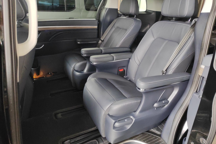 广汽传祺 传祺M8 2023款 领秀系列 390T 尊贵版中控内饰21