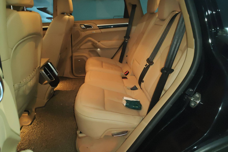 保时捷 2011款 Cayenne 3.0T中控内饰7004