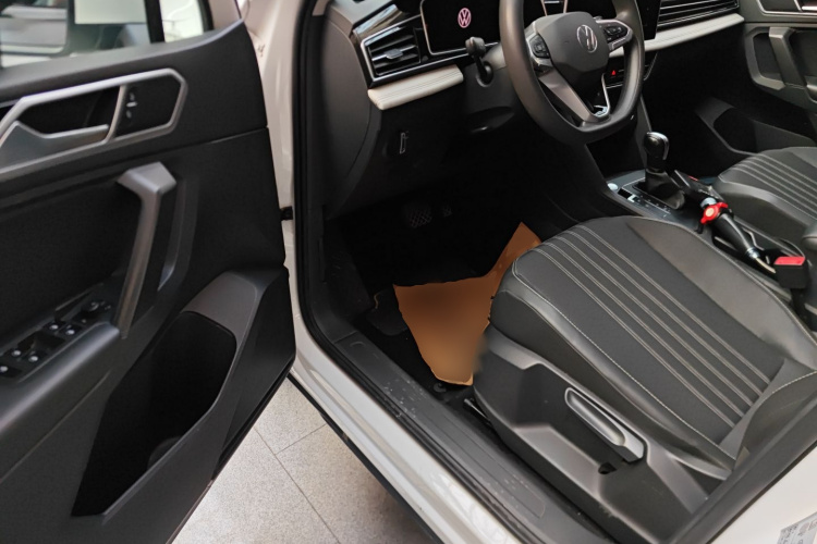 大众 途观L 2022款 330TSI 自动两驱舒享版中控内饰20