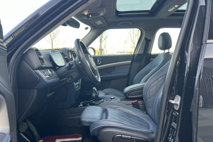 MINI Countryman 2022款 2.0T COOPER S ALL4中控内饰7001