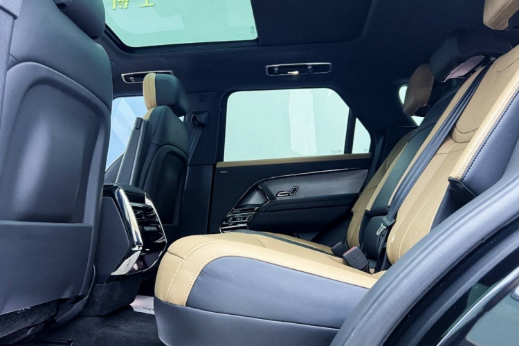 路虎 揽胜运动版 2024款 400PS Dynamic SE中控内饰7007