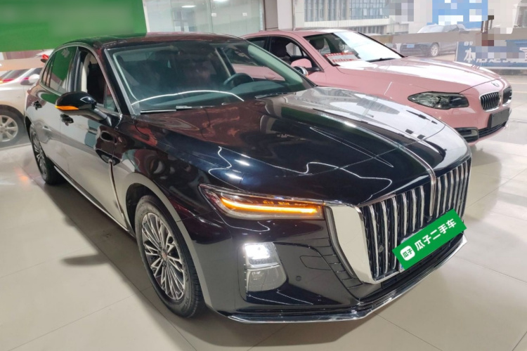 红旗H5 2025款 1.5T DCT旗韵版车身外观3