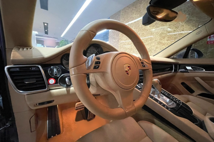 保时捷 2014款 Panamera 4 3.0T中控内饰7006