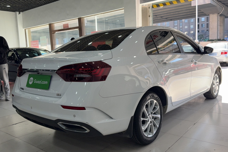 吉利汽车 帝豪 2021款 UP 1.5L CVT豪华型车身外观6006