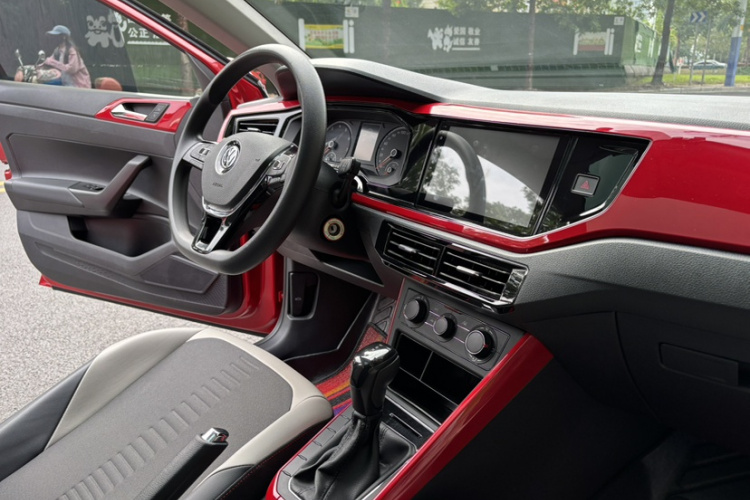 大众 Polo 2019款 Plus 1.5L 自动全景乐享版中控内饰7001