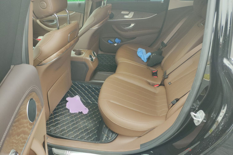 奔驰E级 2018款 改款 E 300 L 豪华型中控内饰21