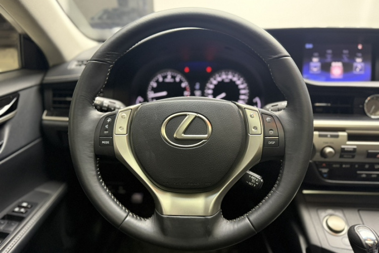 雷克萨斯ES 2014款 250 精英版局部细节13