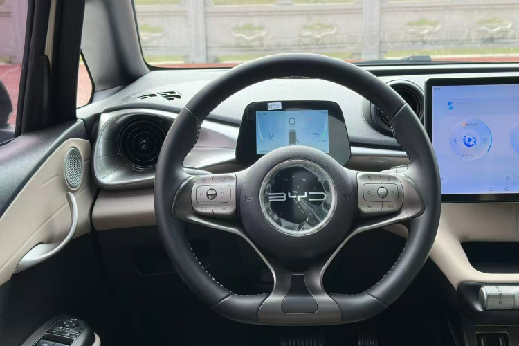 比亚迪 海豚 2023款 420km 时尚版中控内饰7004