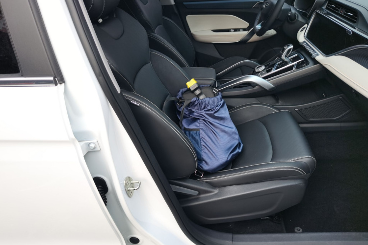 吉利汽车 2022款 博越X 1.8TD DCT智慧型局部细节41