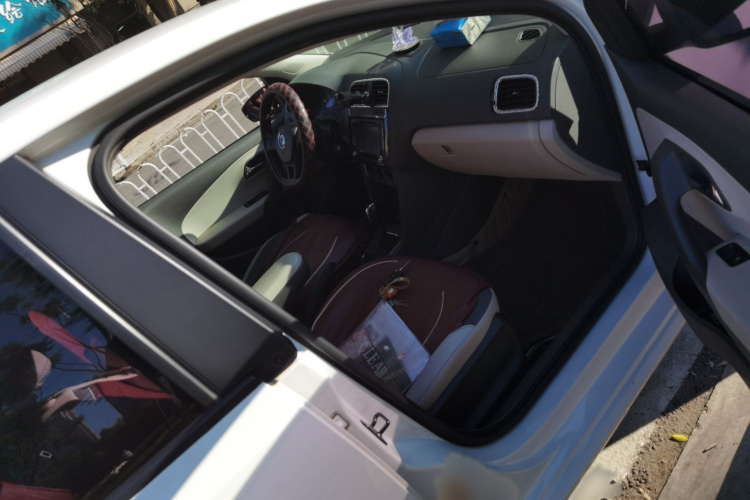 大众 Polo 2014款 1.6L 自动舒适版局部细节9005