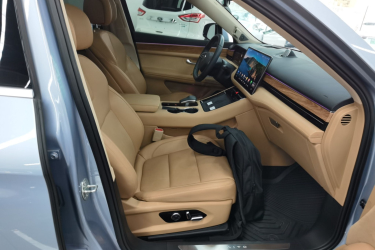 鸿蒙智行 问界M5 2022款 纯电后驱标准版局部细节41