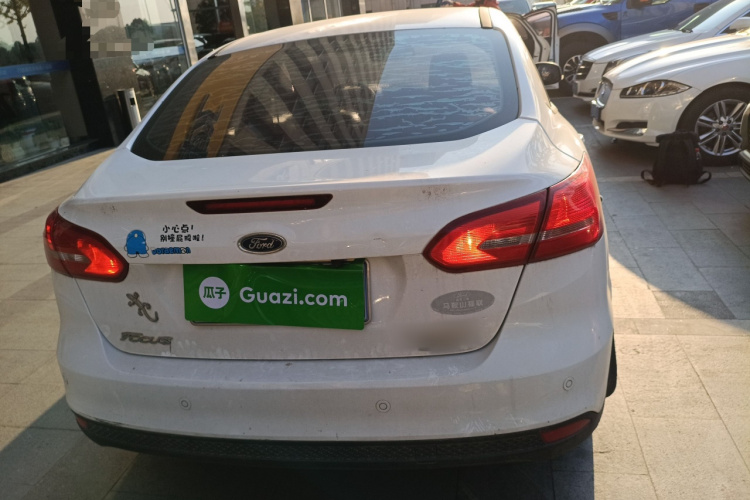 福特 福克斯 2015款 三厢 EcoBoost 125 自动超能风尚型车身外观6