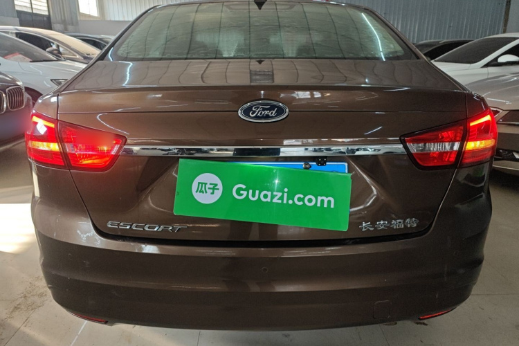 福特 福睿斯 2015款 1.5L 自动时尚型车身外观6