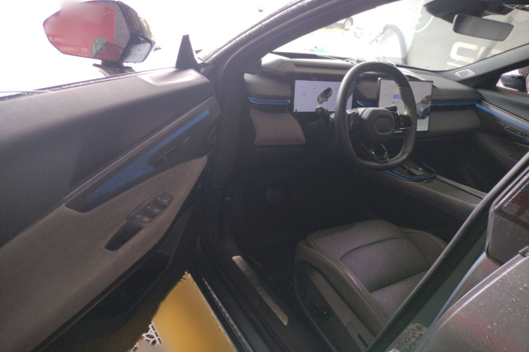 领克08 EM-P 2025款 220km 四驱性能Halo中控内饰7003