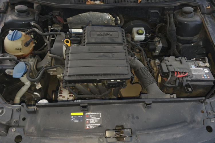 大众 朗逸 2017款 1.6L 自动舒适版机舱底盘24