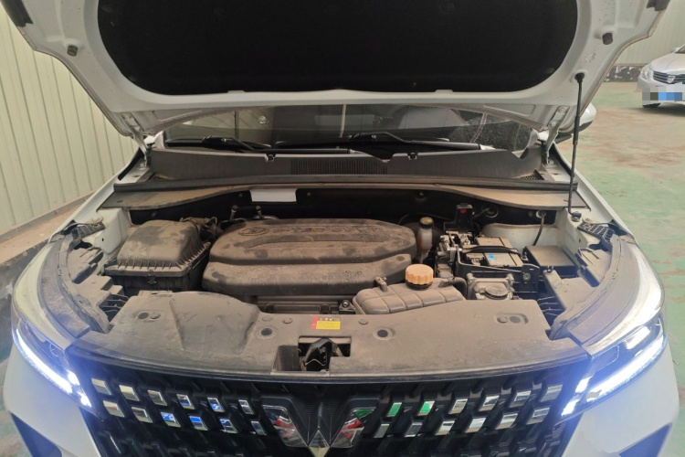 五菱汽车 五菱星驰 2022款 1.5L CVT畅玩型机舱底盘24