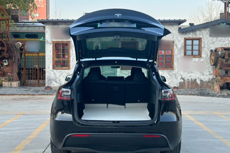 特斯拉 Model Y 2022款 后轮驱动版中控内饰7004