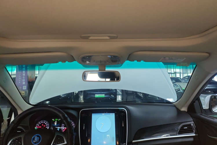 比亚迪 秦新能源 2017款 1.5T 尊贵型中控内饰22