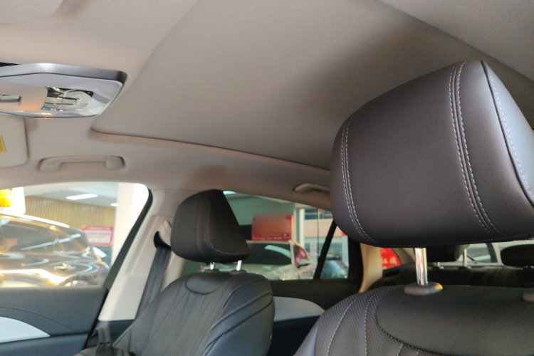 红旗H5 2025款 2.0T 自动旗领版中控内饰22