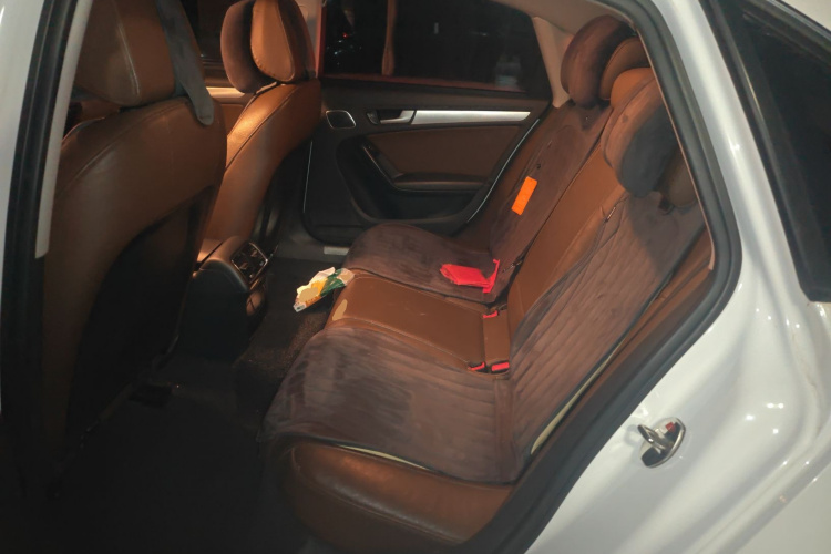 奥迪A4L 2015款 45 TFSI quattro个性运动型中控内饰21