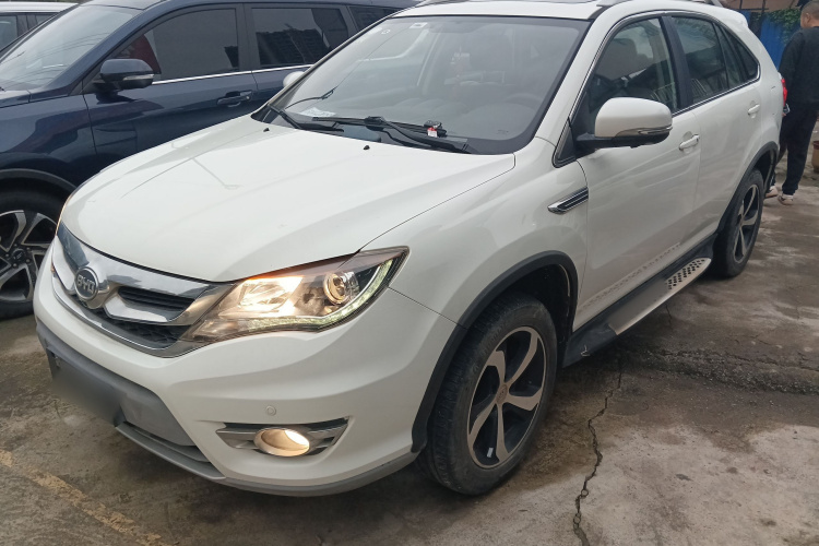 比亚迪S7 2016款 2.0T 自动尊贵型Plus车身外观1