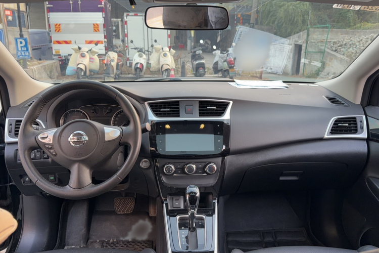 日产 轩逸 2019款 1.6XV CVT智联尊享版 国VI中控内饰7006