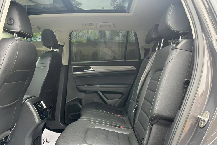 大众 途昂 2017款 380TSI 四驱豪华版中控内饰7004