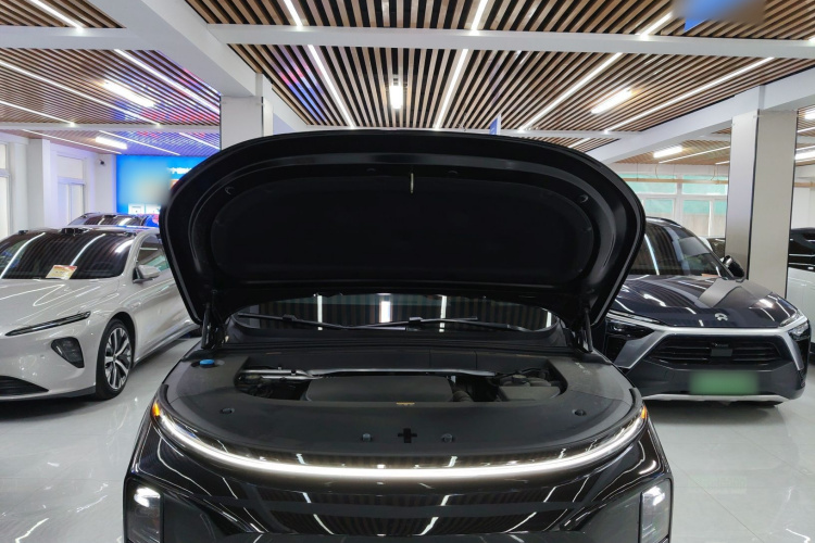 理想汽车 理想L6 2025款 Max 智能焕新版机舱底盘24