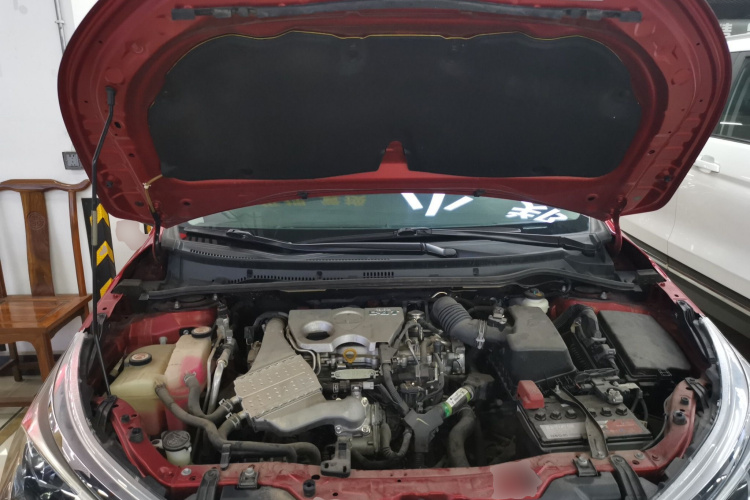 丰田 卡罗拉 2018款 1.2T S-CVT GL智享版机舱底盘24