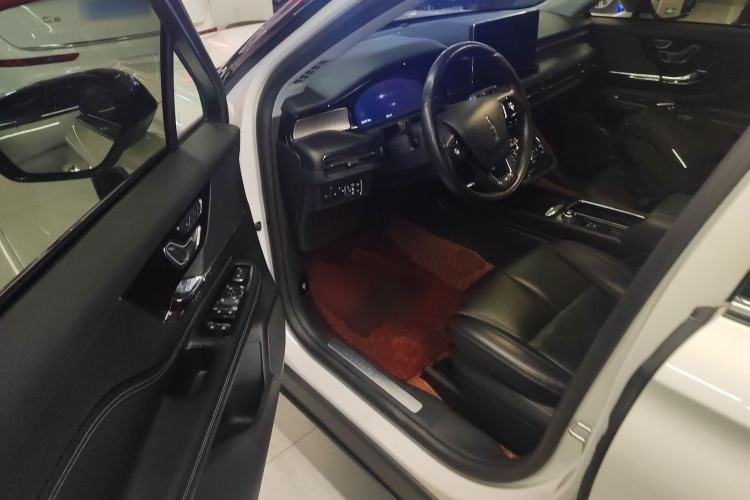 林肯 冒险家 2022款 2.0T 两驱尊享版中控内饰7003