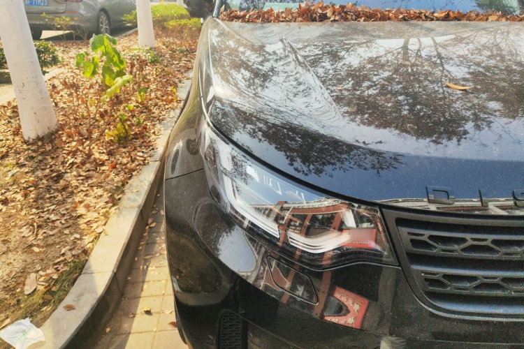 路虎 发现 2018款 3.0 SC V6 HSE车身外观8