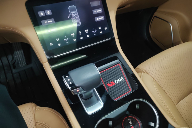 理想汽车 理想ONE 2021款 增程6座版局部细节18