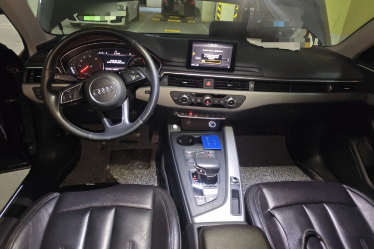 奥迪A4L 2019款 40 TFSI 进取型 国VI中控内饰12