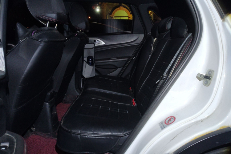 中华V3 2015款 1.5L 手动精英型中控内饰21