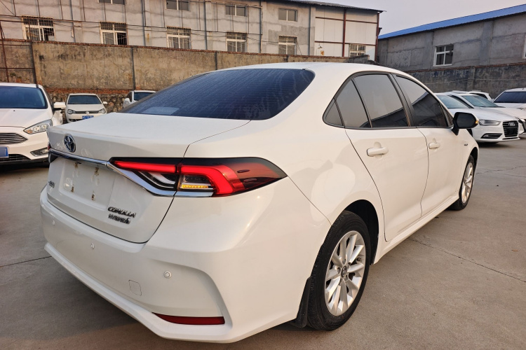 丰田 卡罗拉 2021款 双擎 1.8L E-CVT精英版车身外观7
