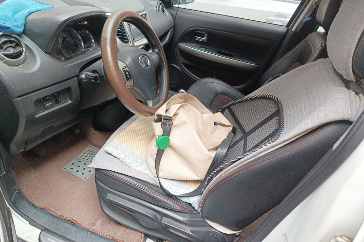 长城M4 2014款 1.5L 手动舒适型中控内饰19