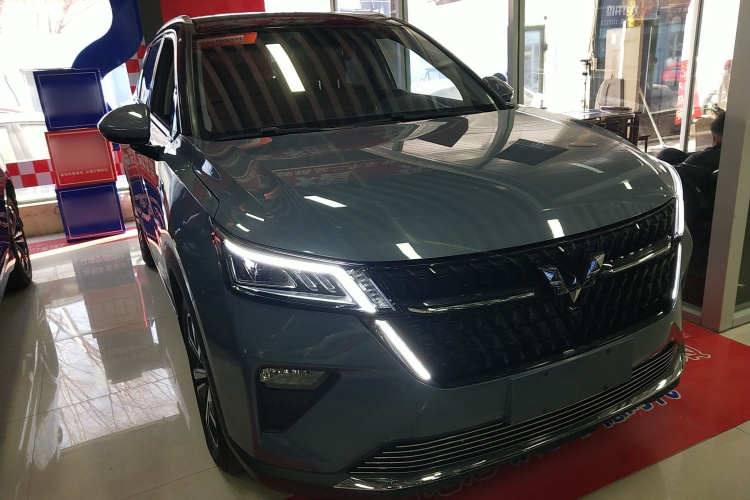 五菱汽车 五菱星辰 2022款 2.0L DHT电速款车身外观3