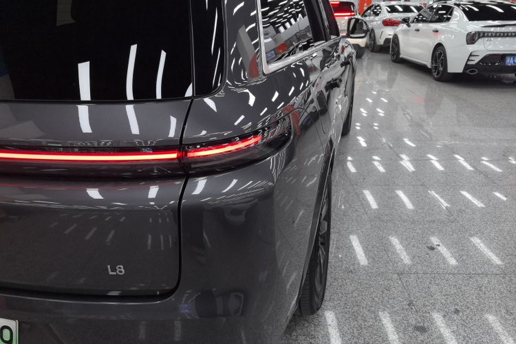 理想汽车 理想L8 2023款 Pro车身外观9
