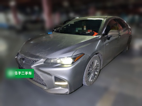 丰田 亚洲龙 2019款 双擎 2.5L XLE尊贵版 国VI