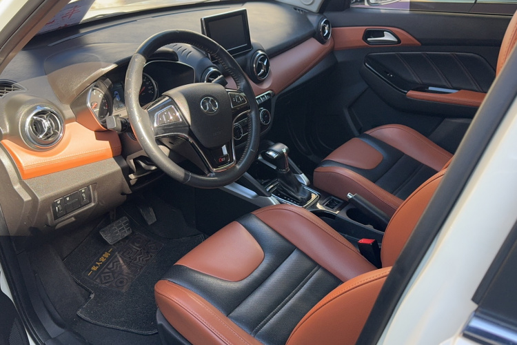 北京汽车 绅宝X35 2016款 1.5L 自动豪华版中控内饰7001