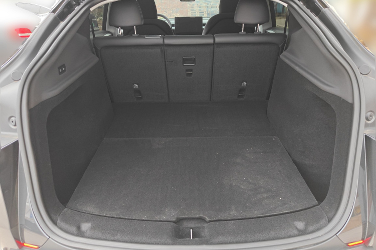 特斯拉 Model Y 2025款 后轮驱动 首发版中控内饰23