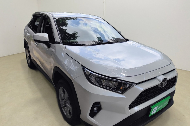 丰田 RAV4荣放 2024款 2.0L CVT两驱都市版车身外观3