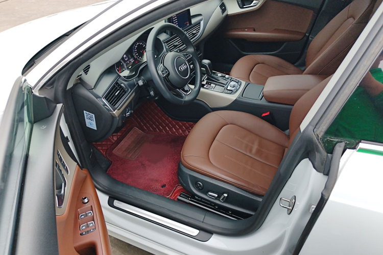 奥迪A7 2017款 35 TFSI 时尚型中控内饰7002