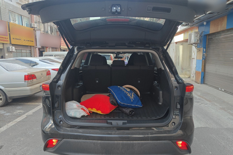 丰田 汉兰达 2023款 2.5L智能电混双擎两驱精英版 5座机舱底盘23