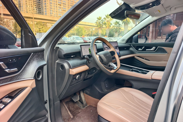 奇瑞 瑞虎8 L 2024款 2.0T 两驱尊贵版 5座中控内饰7001