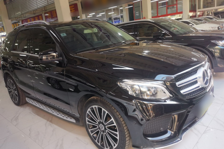 奔驰GLE 2019款 GLE 400 4MATIC 臻藏版车身外观3