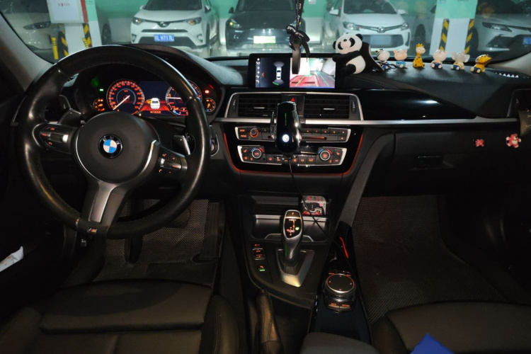 宝马3系 2018款 320Li 领先型M运动套装中控内饰12