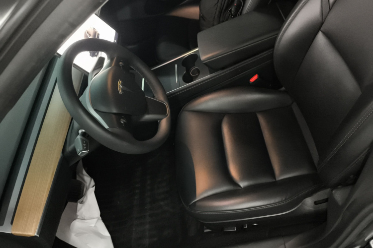 特斯拉 Model 3 2022款 后轮驱动版局部细节19